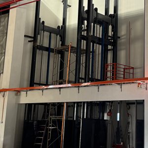 4 pole lift