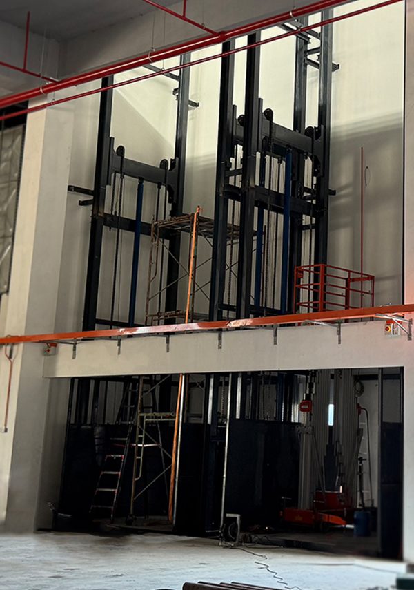 4 pole lift