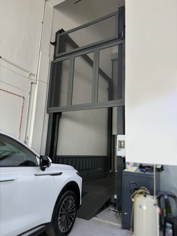 4 pole lift
